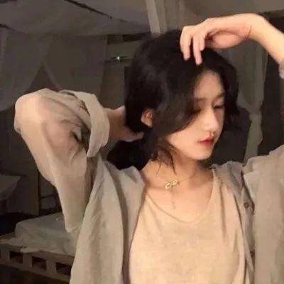小白兔海报
